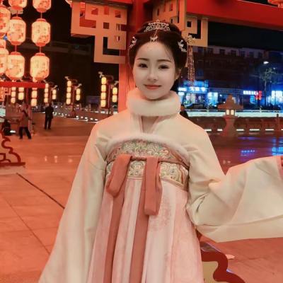 閃耀抖音，魅力女主播紅豆：用才華與熱情點亮每一刻